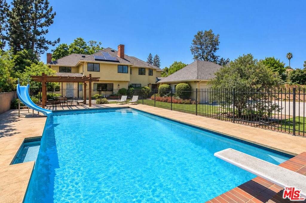 House in Altadena, California, United States 3 - 19041804