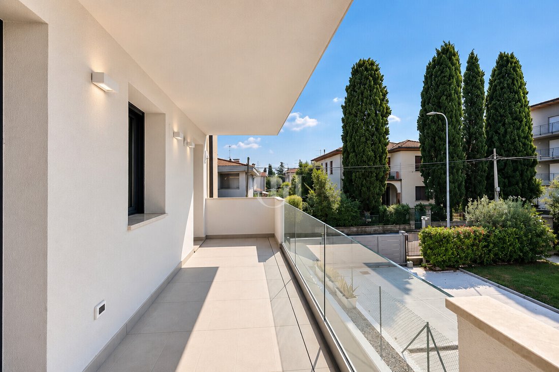 Apartamento en Desenzano Centro, Desenzano del Garda, Lombardía 5 - 19042356