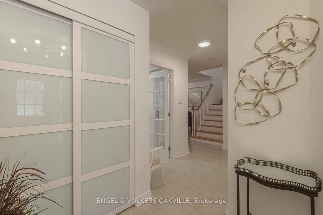 House in Mississauga, Ontario, Canada 4 - 19042241
