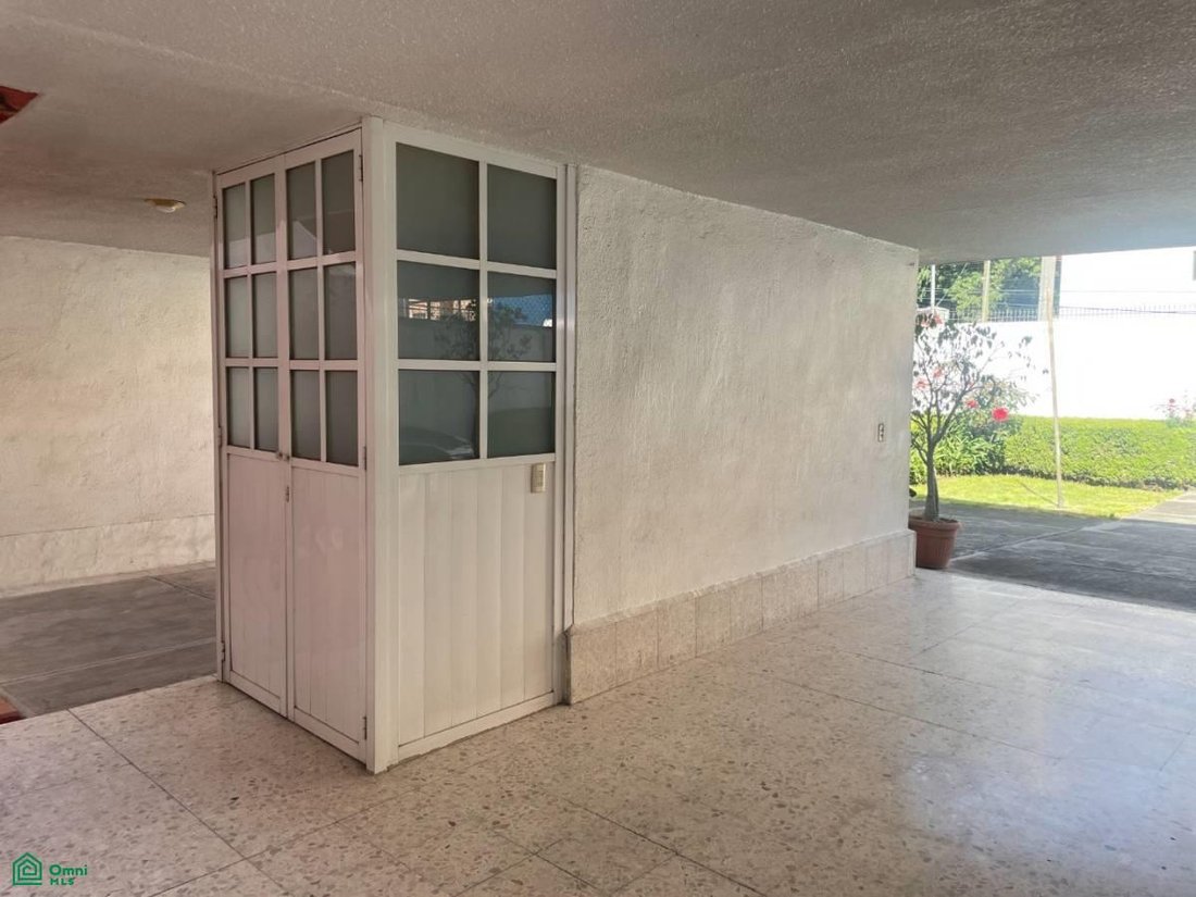 House in Santa Catarina Yecahuitzotl, Mexico City, Mexico 1 - 19042008