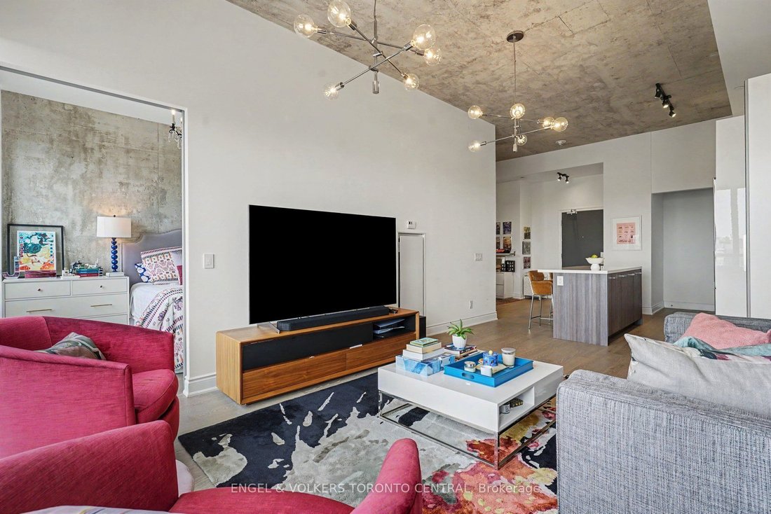Condo in Toronto, Ontario, Canada 5 - 19042219