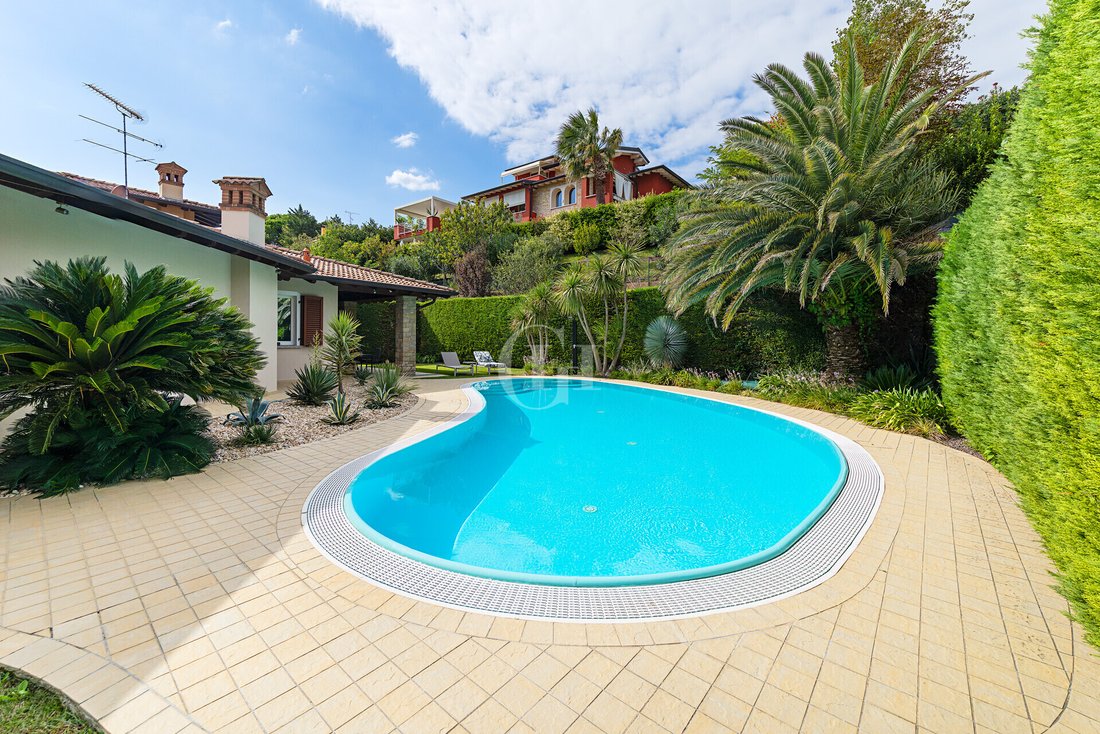 Haus in Moniga del Garda, Lombardei, Italien 1 - 18817209