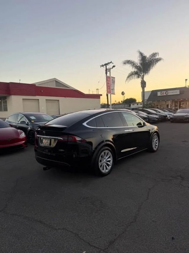 Suv in Costa Mesa, CA, United States 5 - 19042778