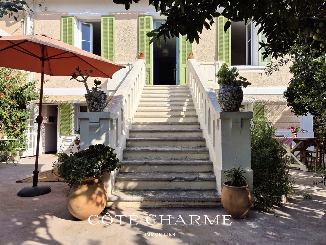 House in Hyeres, Provence-Alpes-Côte d'Azur, France 5 - 19042409