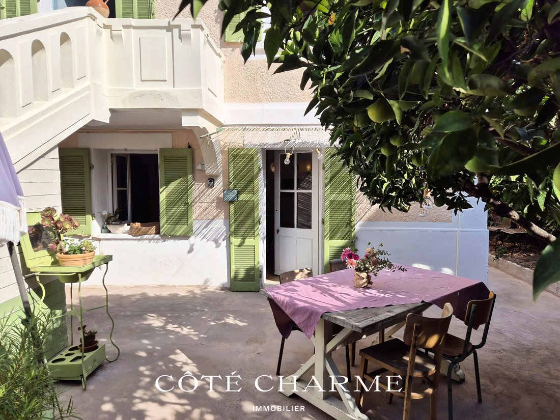House in Hyeres, Provence-Alpes-Côte d'Azur, France 2 - 19042409