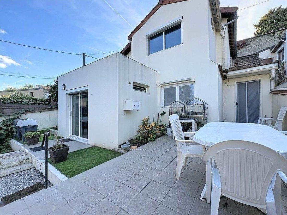 House in Creteil, Ile-de-France, France 1 - 19042977