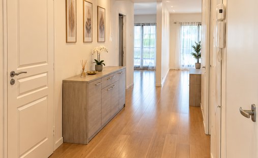 Apartment in La Plaine des Sablons, Neuilly-sur-Seine, France 1