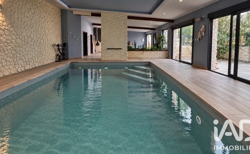Haus in Gabriel Péri-Estienne d'Orves, Colombes, Frankreich 1