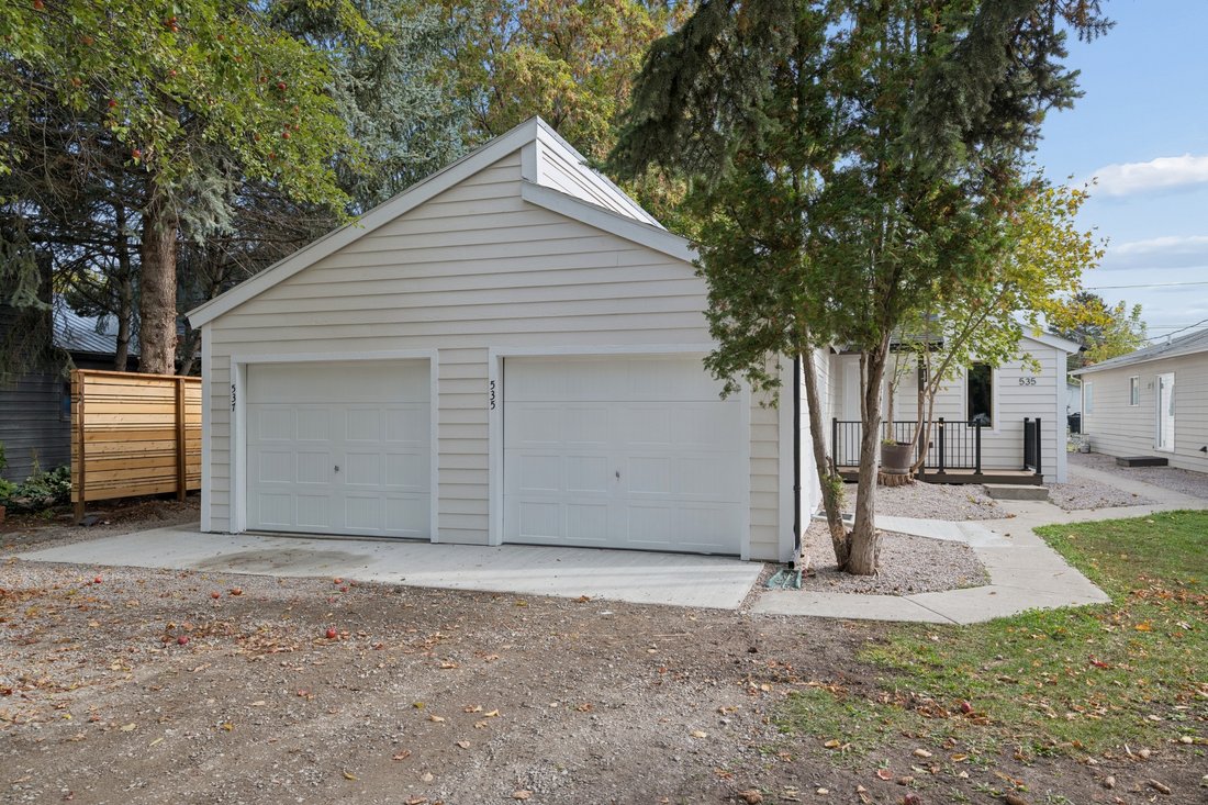 Kalispell, Montana, United States 1 - 19042516