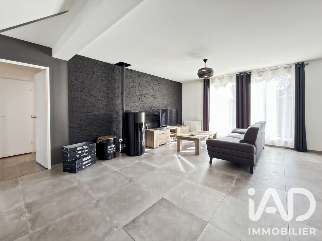 Maison à Mandres-les-Roses, Île-de-France, France 1 - 19043094