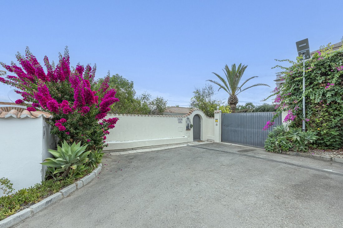Villa in Buenas Noches, Estepona, Spain 2 - 19042544
