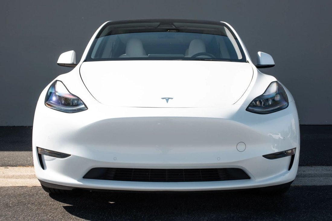 Suv in Costa Mesa, CA, United States 3 - 19042720