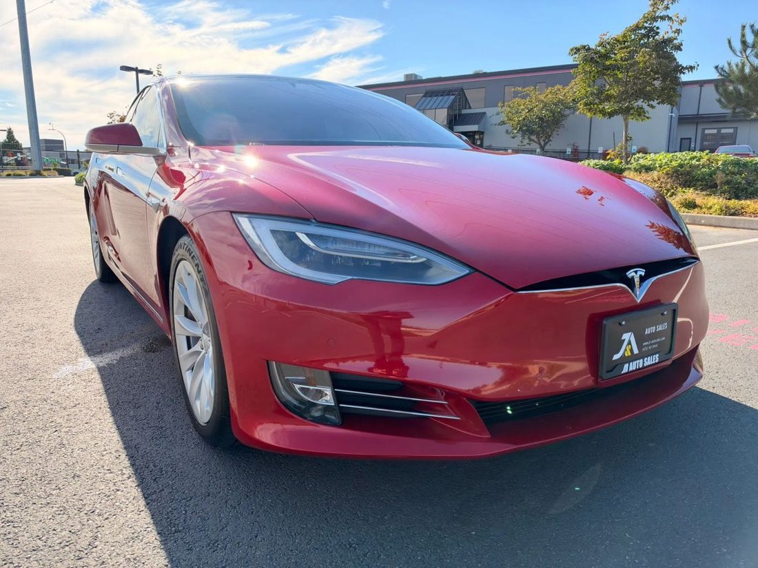 Sedan in Bellevue, WA, United States 3 - 19042766