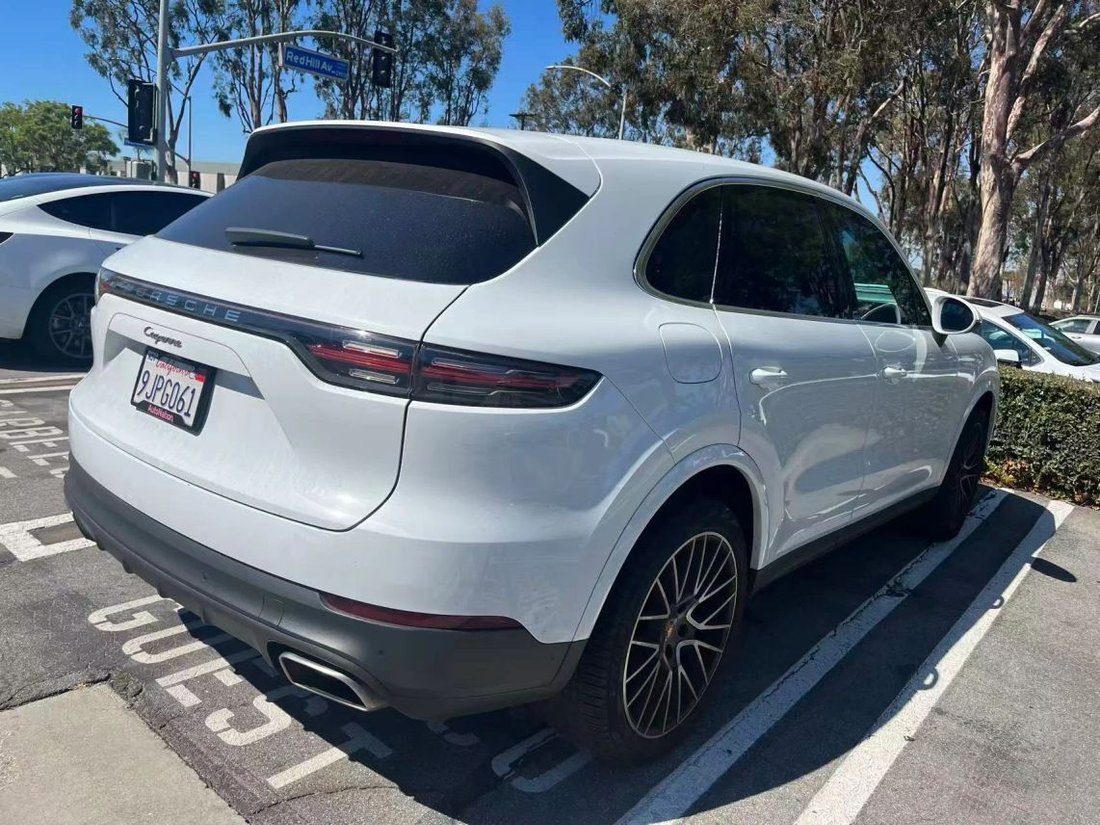Suv in Costa Mesa, CA, United States 2 - 19042731