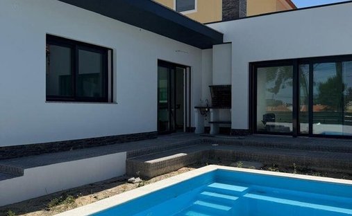 Townhouse in Quinta do Conde, Setubal, Portugal 1