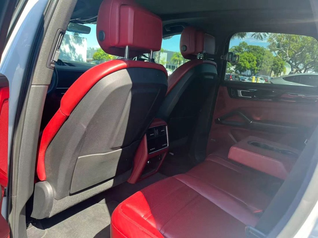 Suv in Costa Mesa, CA, United States 4 - 19042731