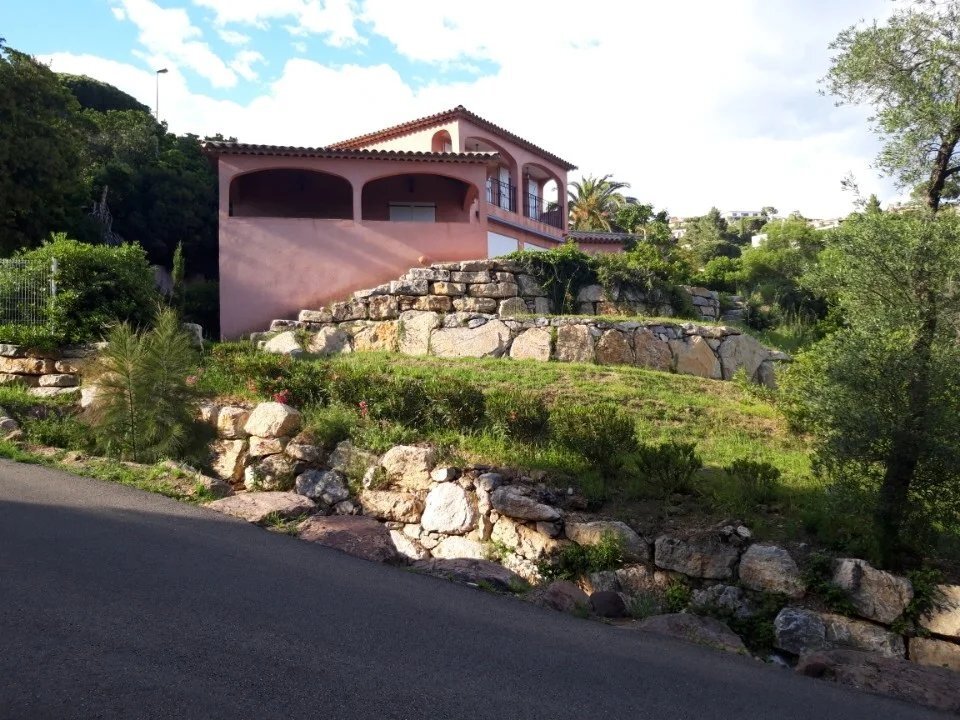 Maison à Les Issambres, Roquebrune-sur-Argens, France 4 - 19042450