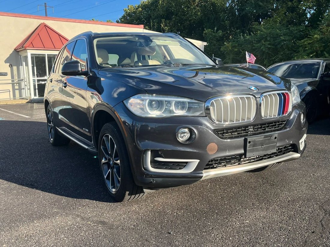 Suv in Bristol, PA, United States 3 - 19042779