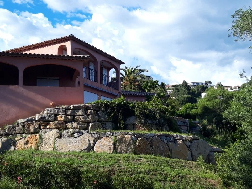 Maison à Les Issambres, Roquebrune-sur-Argens, France 2 - 19042450
