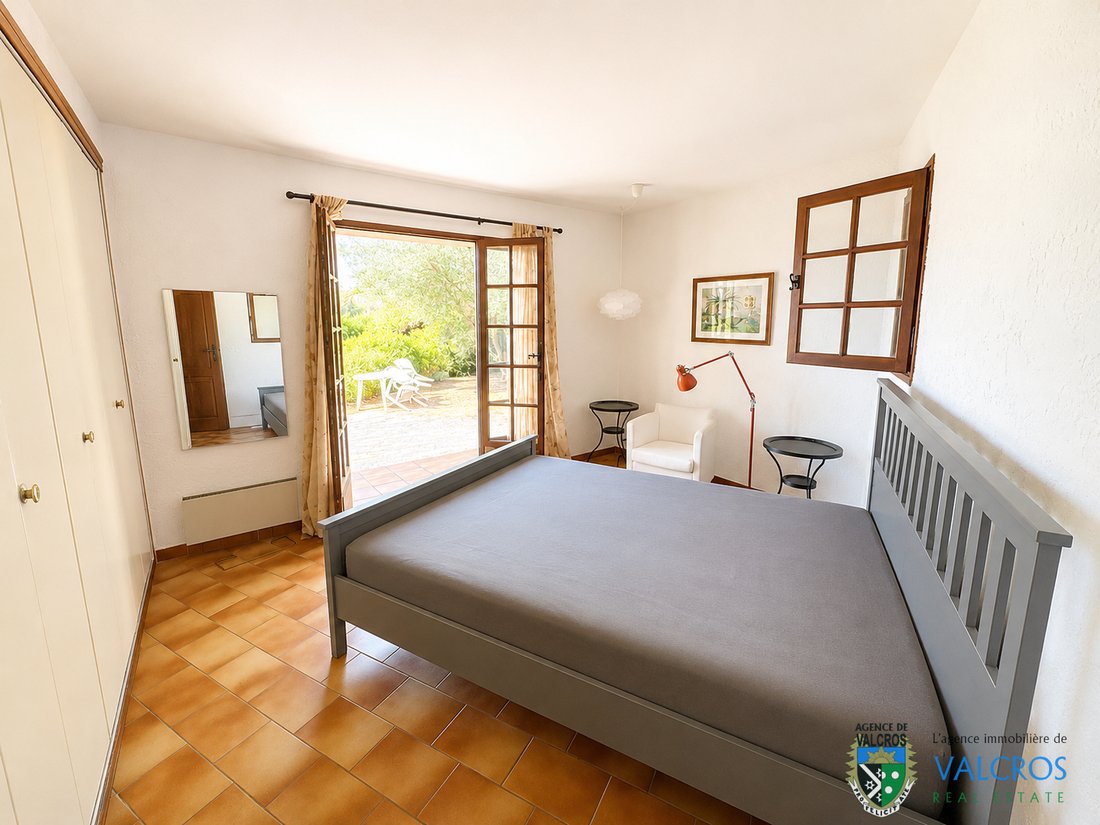 Villa en La Londe-les-Maures, Provenza-Alpes-Costa Azul, Francia 2 - 19042370