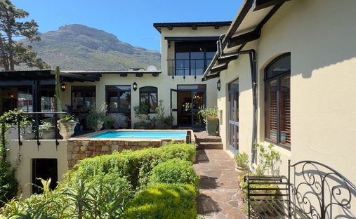 House in Hout Bay, South Peninsula, Cape Town 1