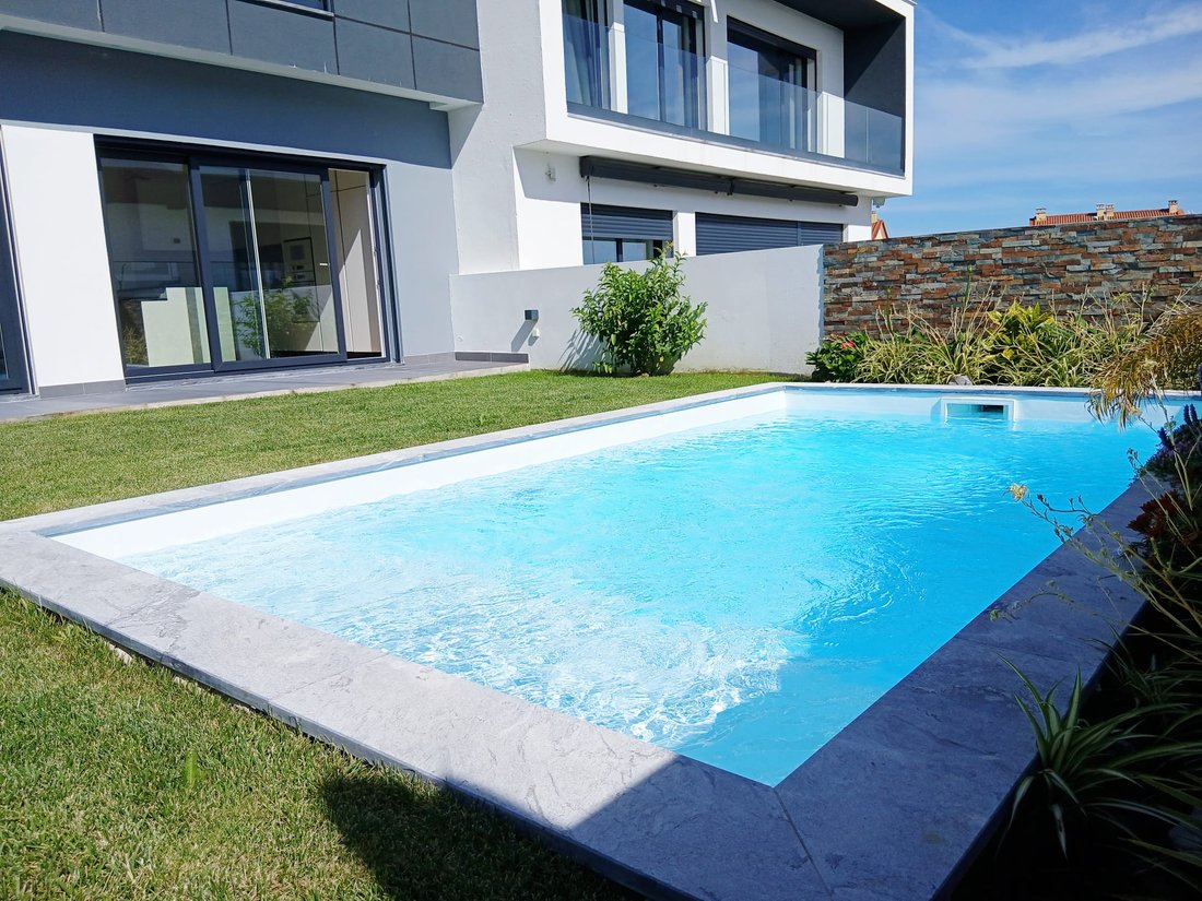 Townhouse in Rio de Mouro, Lisbon, Portugal 2 - 19043221