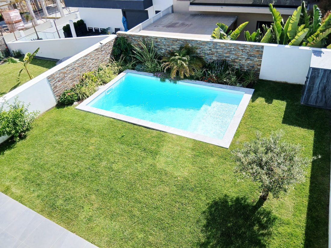 Townhouse in Rio de Mouro, Lisbon, Portugal 4 - 19043221