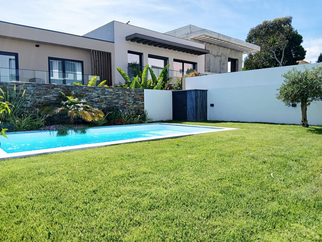 Townhouse in Rio de Mouro, Lisbon, Portugal 5 - 19043221