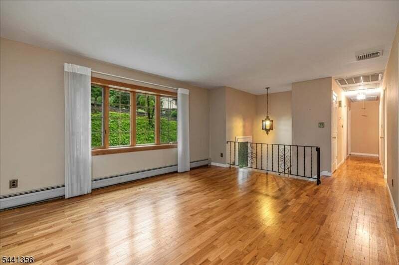 House in Ringwood, New Jersey, United States 5 - 19043213
