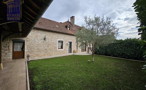 House in Centre Ville, Beaune, France 1
