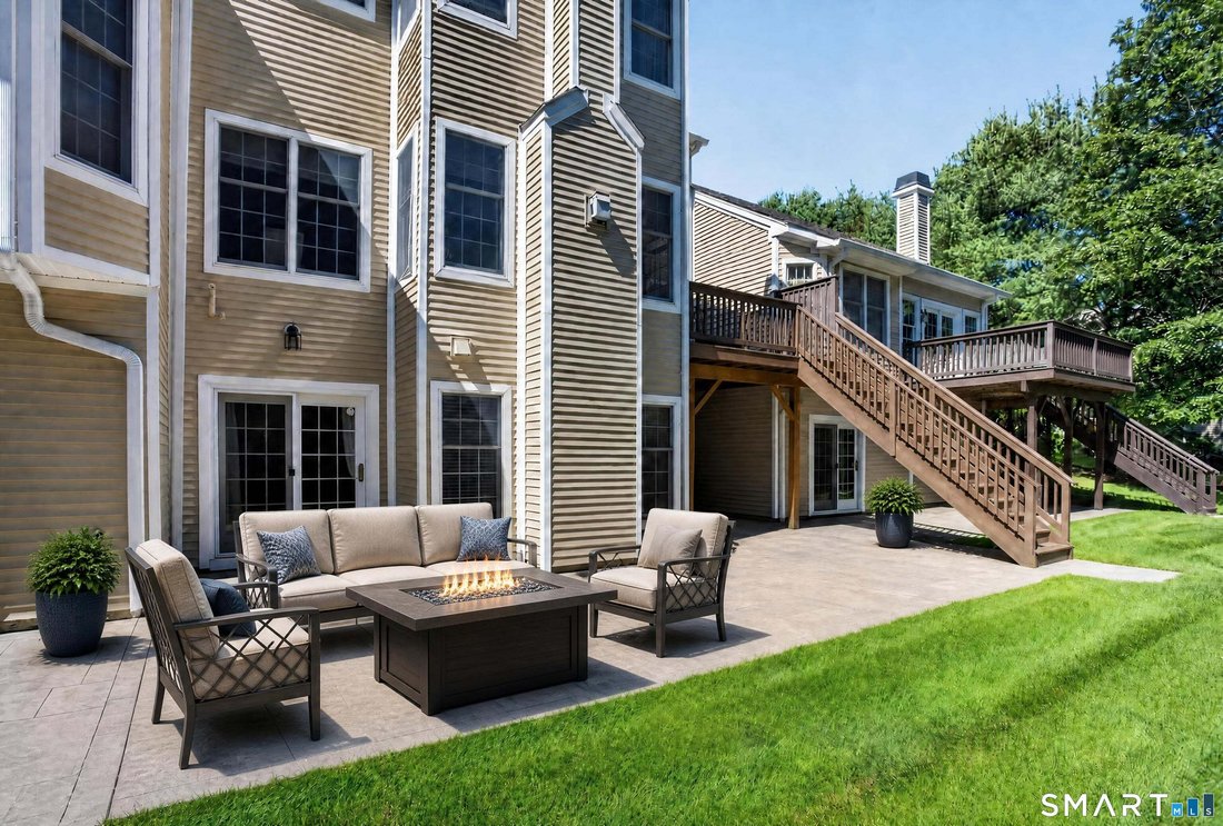 House in Trumbull, Connecticut, United States 4 - 19043529
