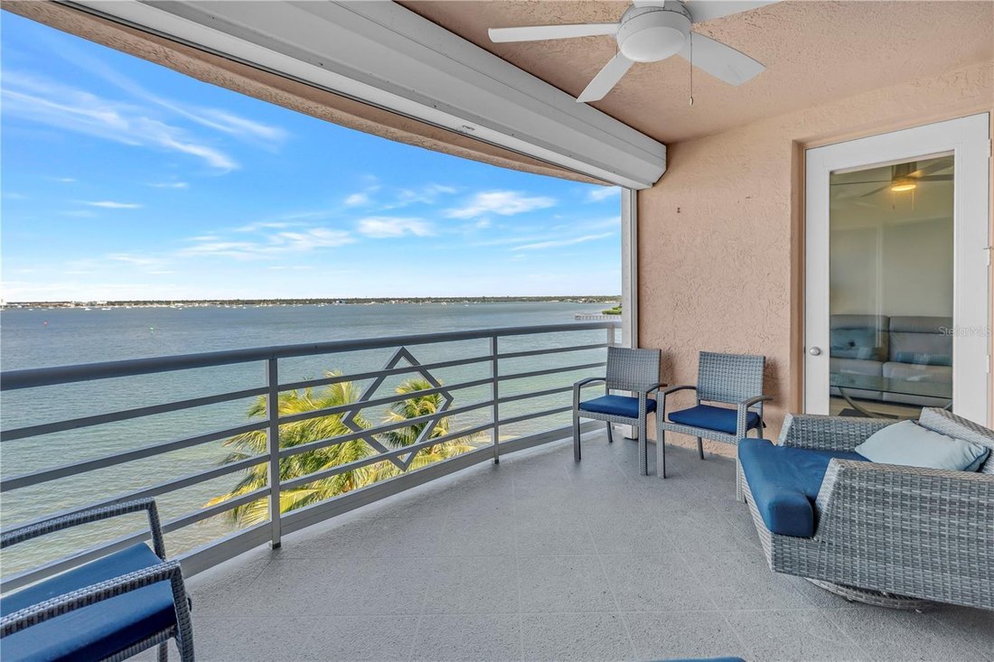 Condo in St. Petersburg, Florida, United States 5 - 19043635