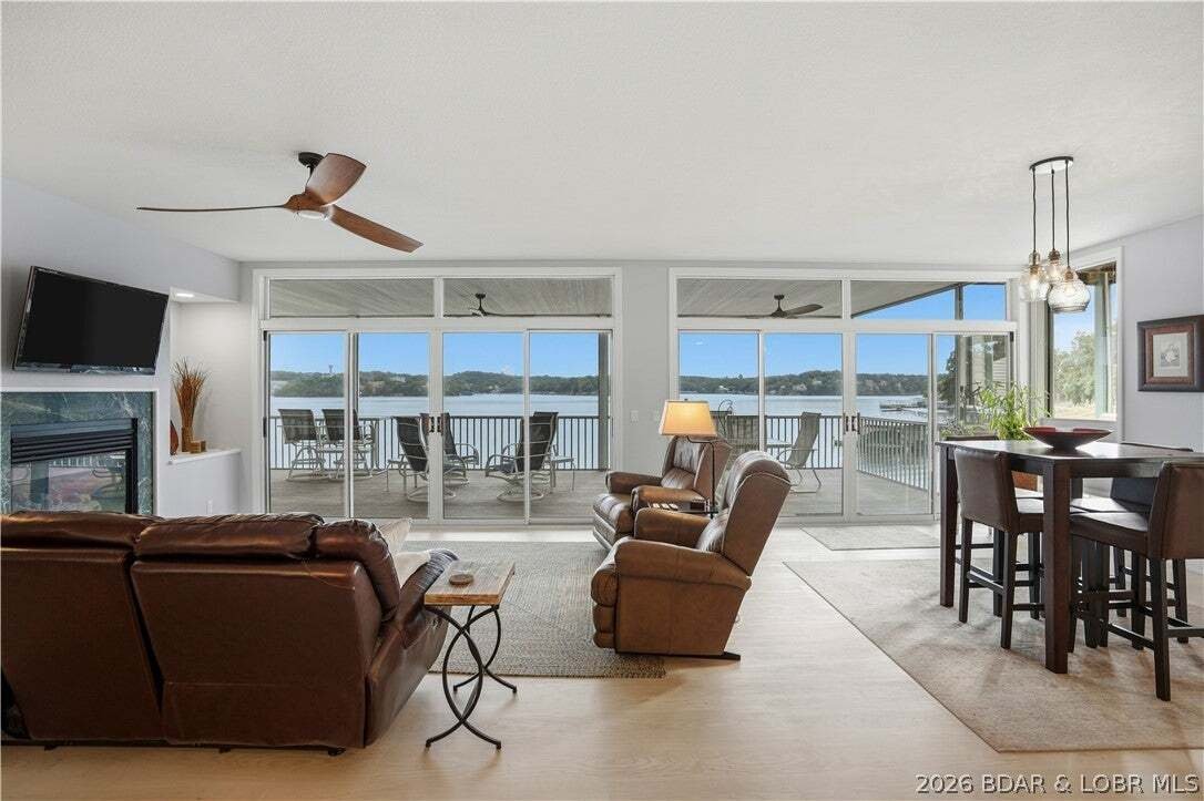 Condo in Sunrise Beach, Missouri, United States 1 - 19043438