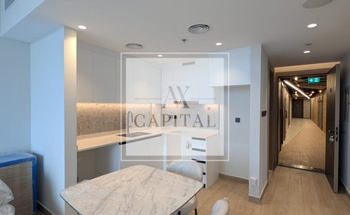 Apartment in Business Bay, Dubai, United Arab Emirates 1