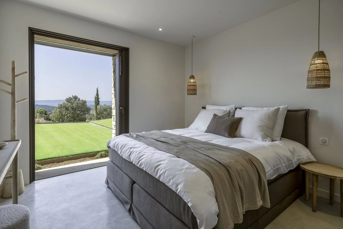Country House in Saint-Saturnin-lès-Apt, Provence-Alpes-Côte d'Azur, France 4 - 19044323