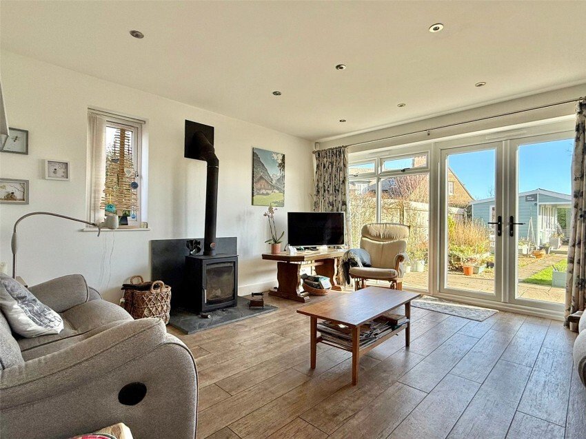 Haus in Milford-on-Sea, England 3 - 19043791