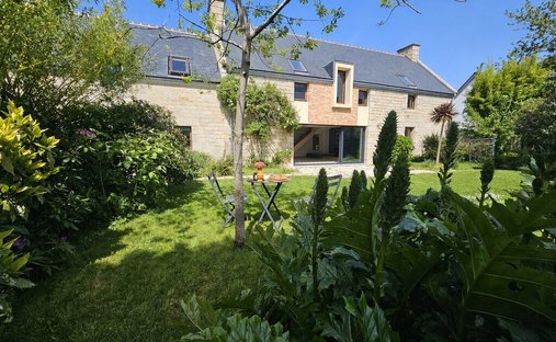 House in Bourg, Guidel, France 1