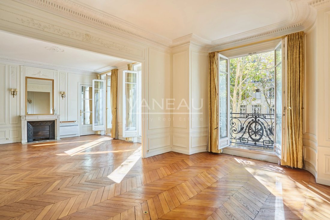Apartment in Ecole Militaire, Paris 7e Arrondissement, Paris 1 - 19044448