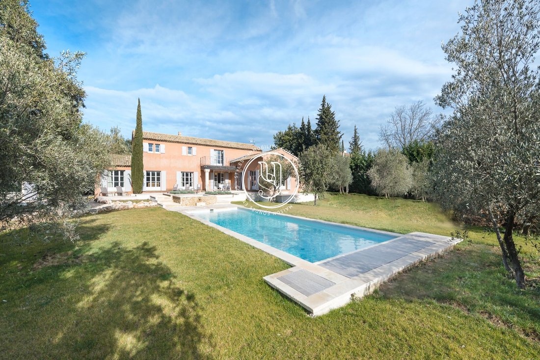 Villa in Uzès, Occitania, France 1 - 19044757