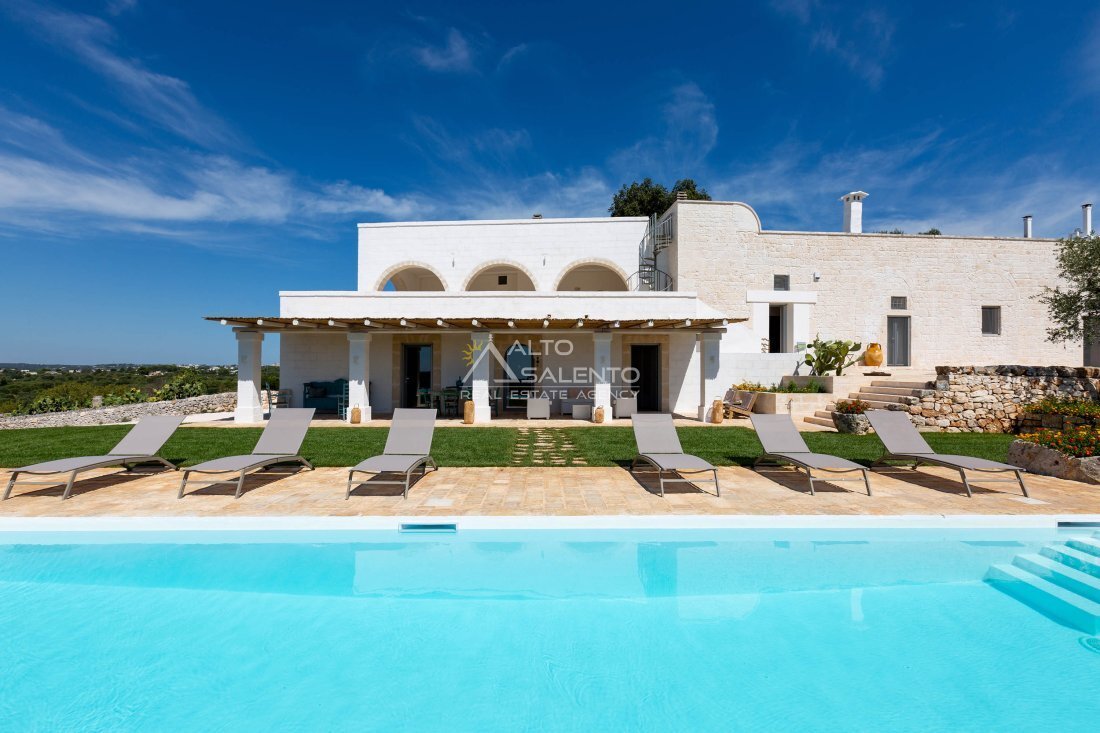 Estate in Ostuni, Apulia, Italy 4 - 19043885