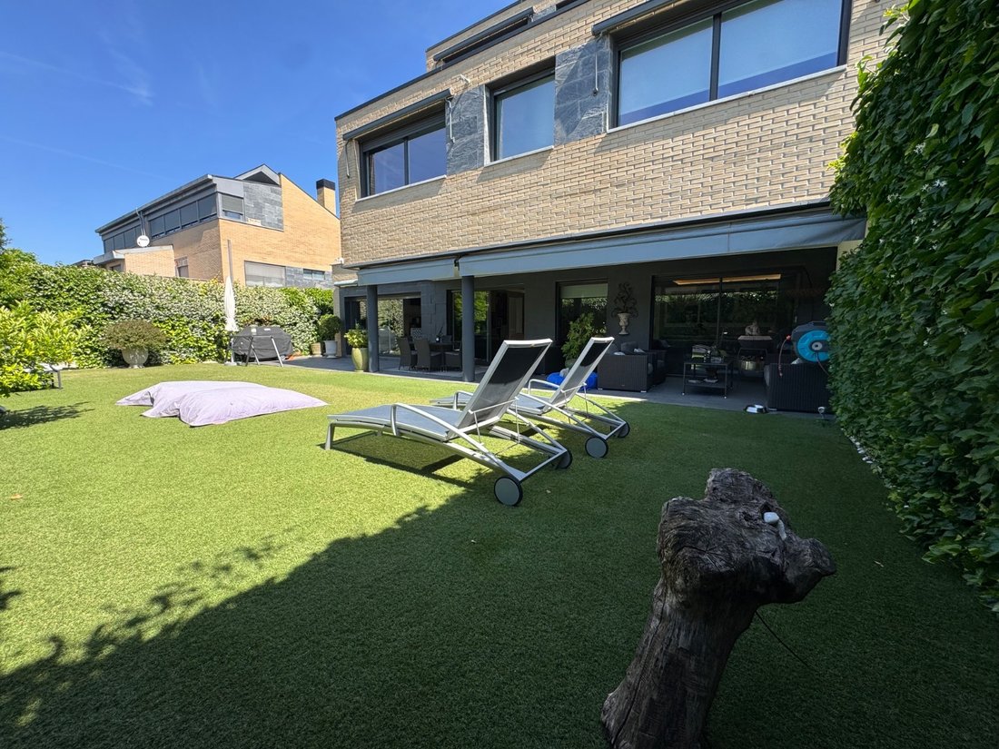 Chalet in Fuencarral-El Pardo, Madrid, Spain 2 - 19044269