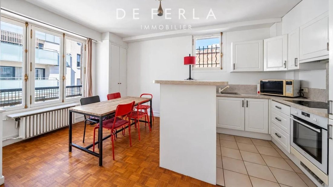 Apartment in Emeriau-Zola, Paris 15e Arrondissement, Paris 1 - 19044640