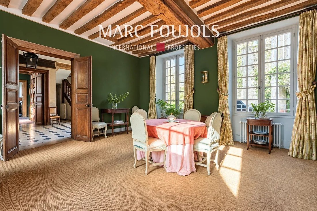 Townhouse in Senlis, Hauts-de-France, France 4 - 18343070