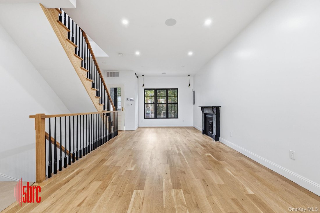 House in New York, New York, United States 5 - 19043535