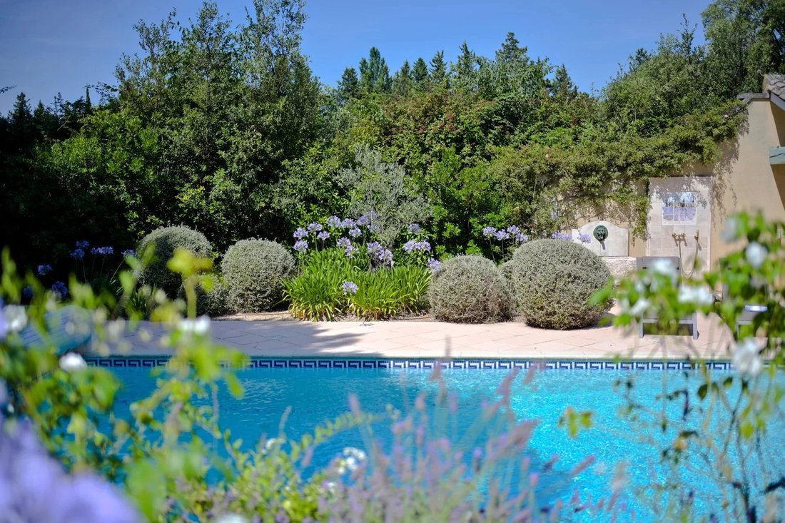 Casa di campagna a Saint-Remy-de-Provence, Provenza-Alpi-Costa Azzurra, Francia 4 - 19044311