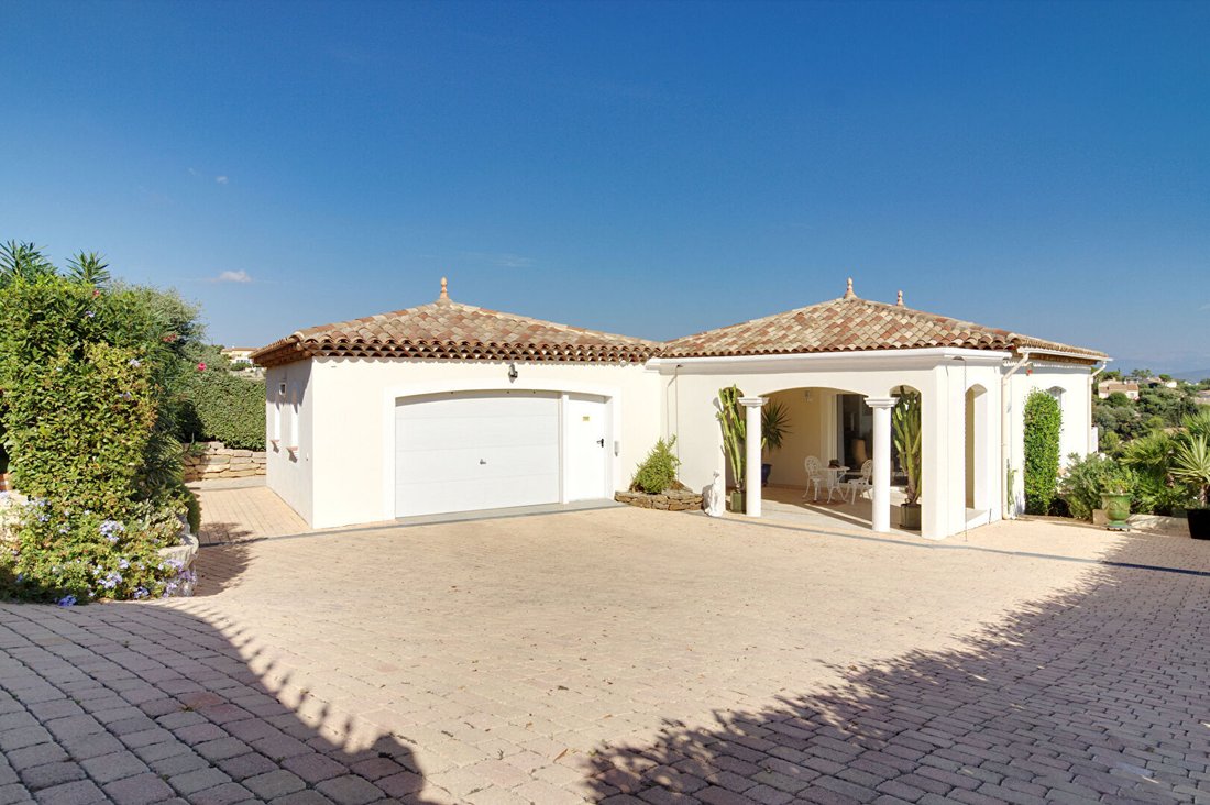 Casa en Fréjus, Provenza-Alpes-Costa Azul, Francia 3 - 19044126