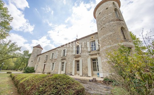 Tenuta a Centre Technique Municipal-Centre de Loisirs Jules Ferry, Agen, Francia 1
