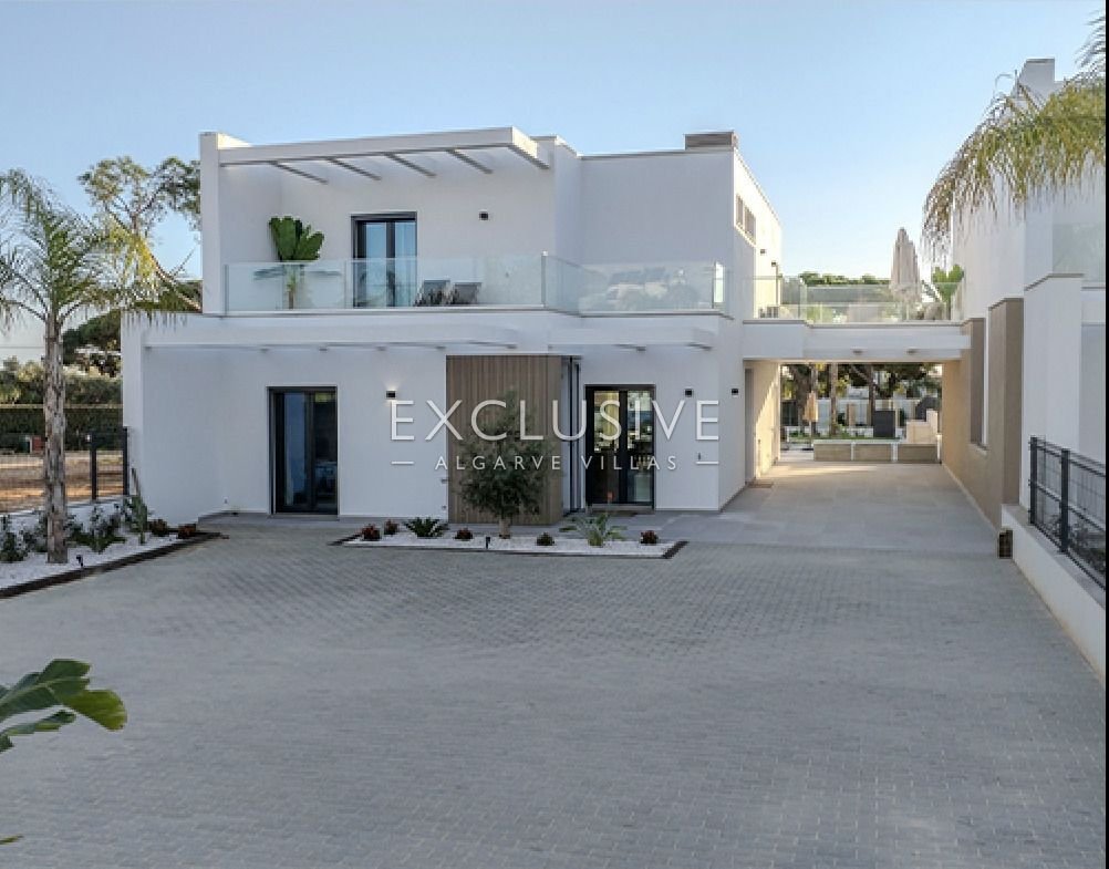 Villa in Quarteira, Algarve, Portugal 1 - 19044682