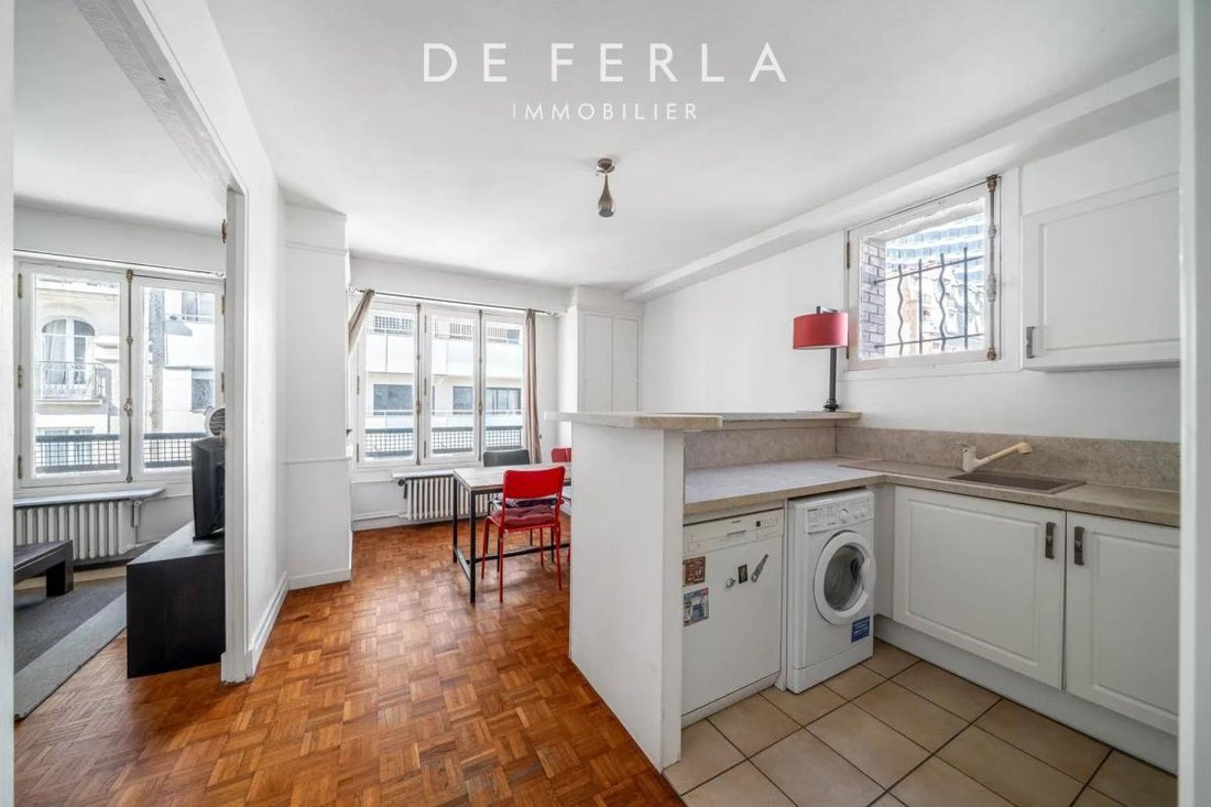 Apartment in Emeriau-Zola, Paris 15e Arrondissement, Paris 3 - 19044640