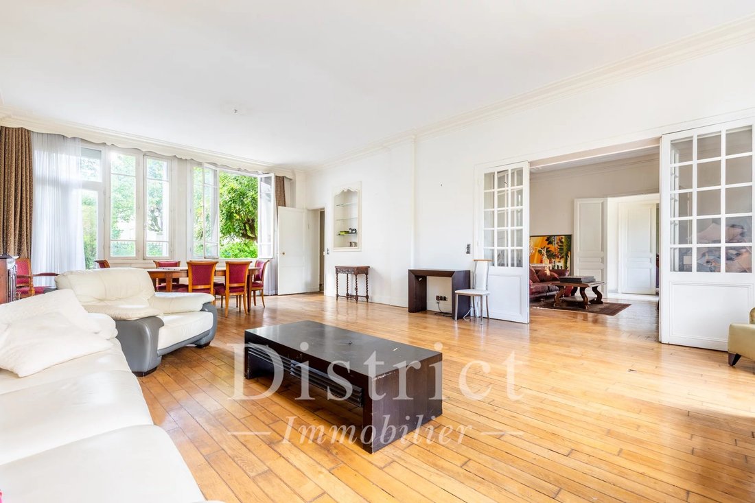 Estate in Saint-Maurice, Ile-de-France, France 2 - 19044457